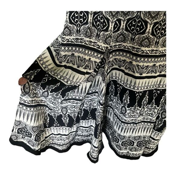 Torrid Plus Size 1X Black/White/Gray Abstract Full Skirt Short Sleeve Dress - Picture 6 of 13